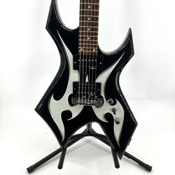 B.C. Rich Bronze Series Warlock 2004 - Black with Tribal Flames