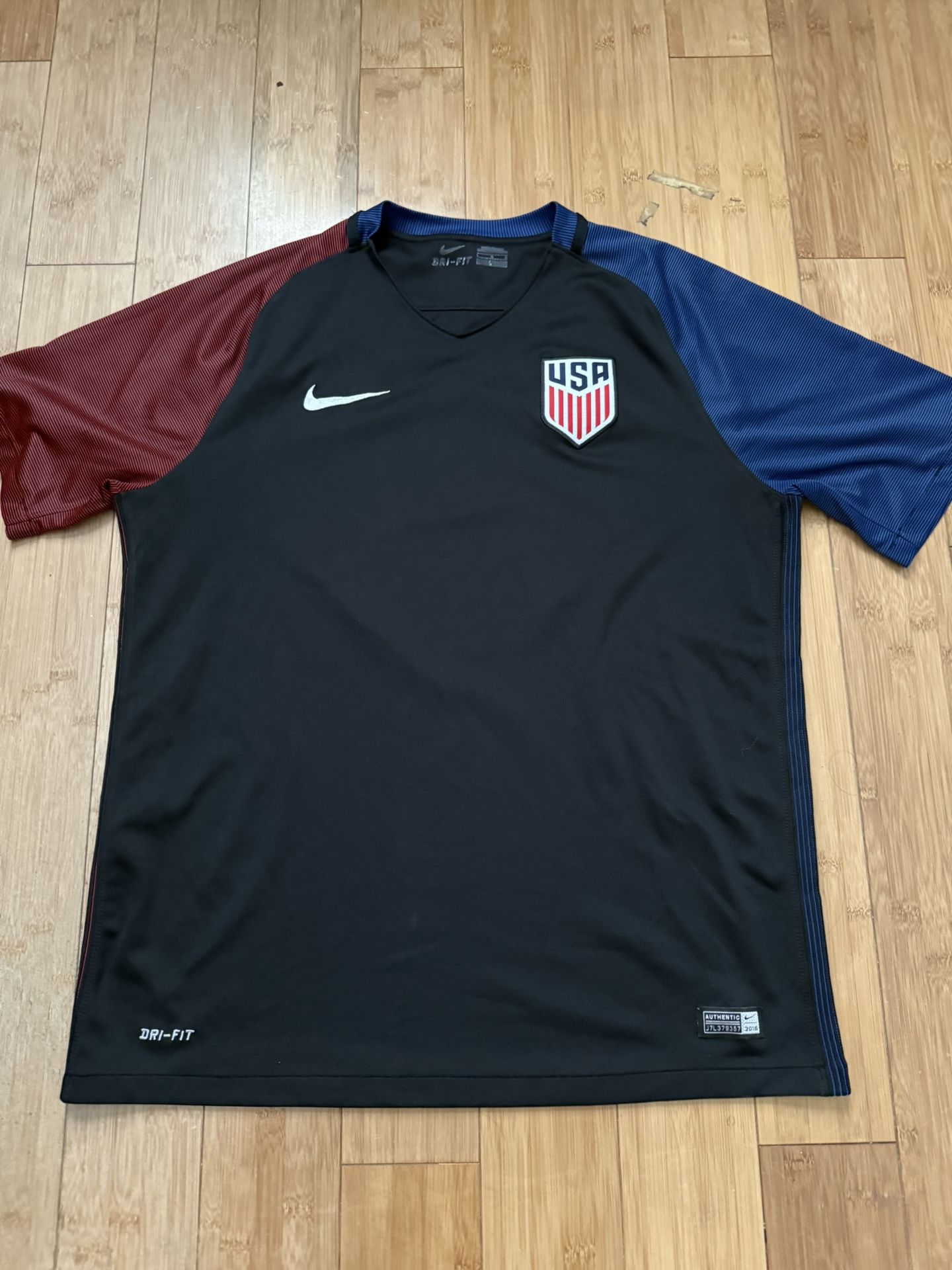 Nike USA Soccer Jersey - Men’s Size Large