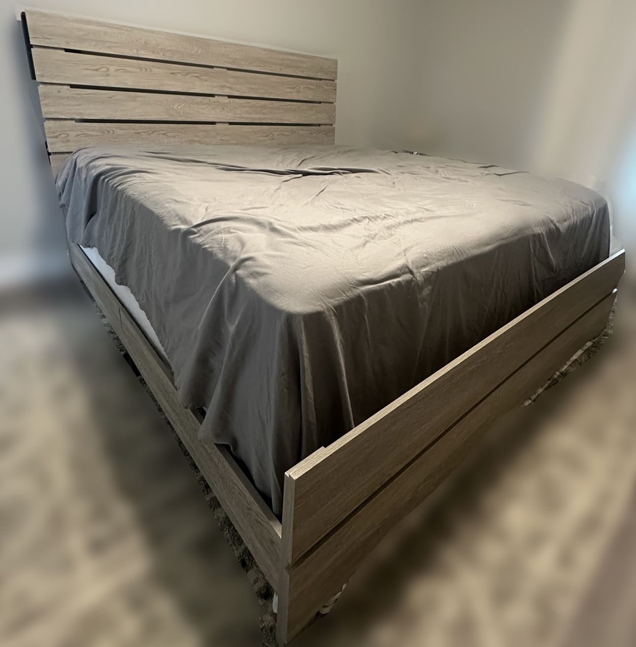 King Sized Bedroom Set With Dresser