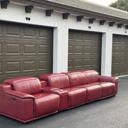 Sofa/Couch Sectional - ELECTRIC RECLINER - Leather - LIKE NEW - Delivery Available 🚛