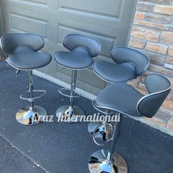 New 4 Gray Bar Stools 