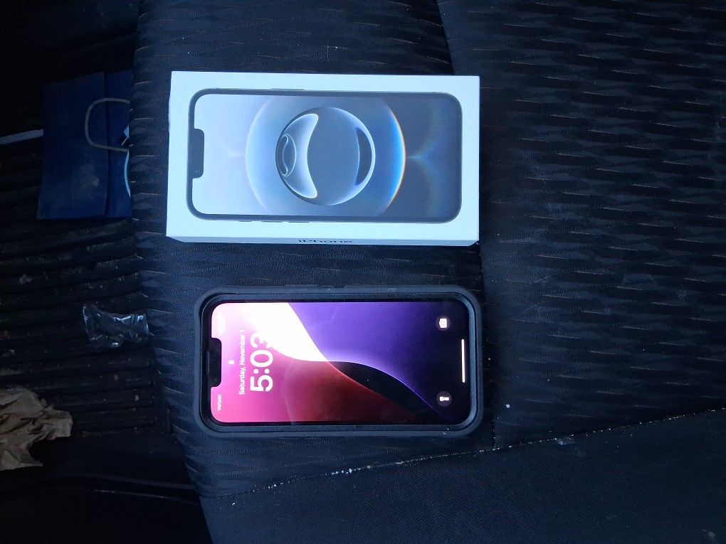 128G Verizon IPhone 16e With Case