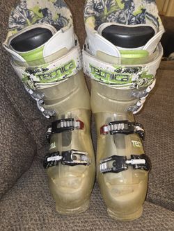 Tecnica "Ager" Ski Boots,  Size 10 5 Men's,  Good Condition  