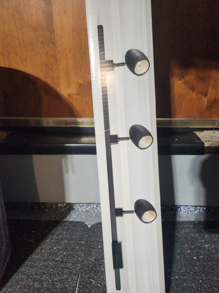 Hampton Bay 3 light track kit LED