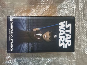 2 Yankees bobbles heads