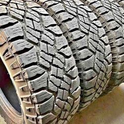 275/70/18 Vendo Un Set De Llantas Marca Goodyear Con Un 80% De Vida Las 4 