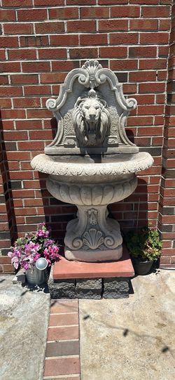 Concrete Lion Wall Fountain