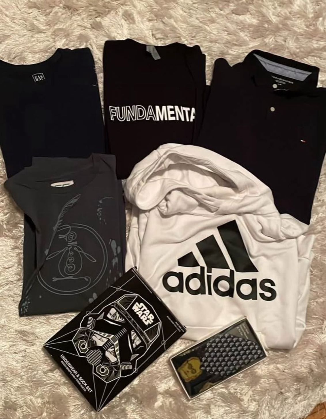 Lot 7pc mens large Gap, Penguin tshirt, Hoodie