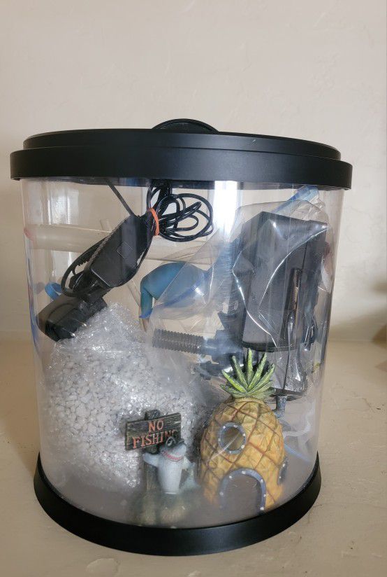 3 Gallon Fish Tank Starter kit, Includes: Decorations, Grave, Filtration, Vacuum