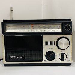 Vintage Emerson AM/FM Transistor Radio Model P3810A