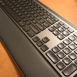 Logitech MX Keys Advanced Wireless Keyboard + Palm Rest (Mac Layout)