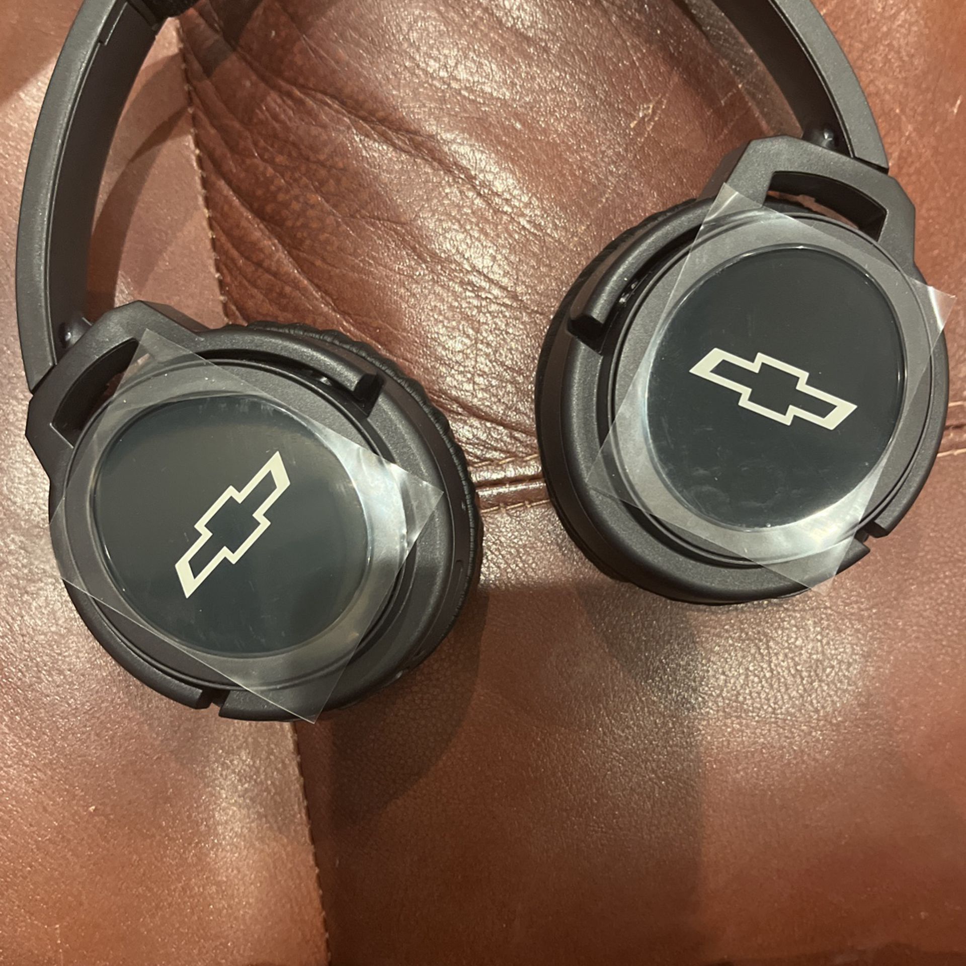 Chevy Suburban 2023 Headphones