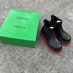 Bottega Veneta Chelsea Boots