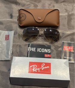 Ray-Ban Aviator Sunglasses with Case and Box