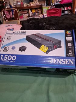 Jensen 1500 watt amplifier