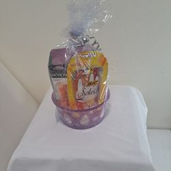 Ladies Gift Set-Lubriderm,  Face Masks, Razors, Shea Moisture Soap, Aveeno Scrub, Razors, Kiss Balm