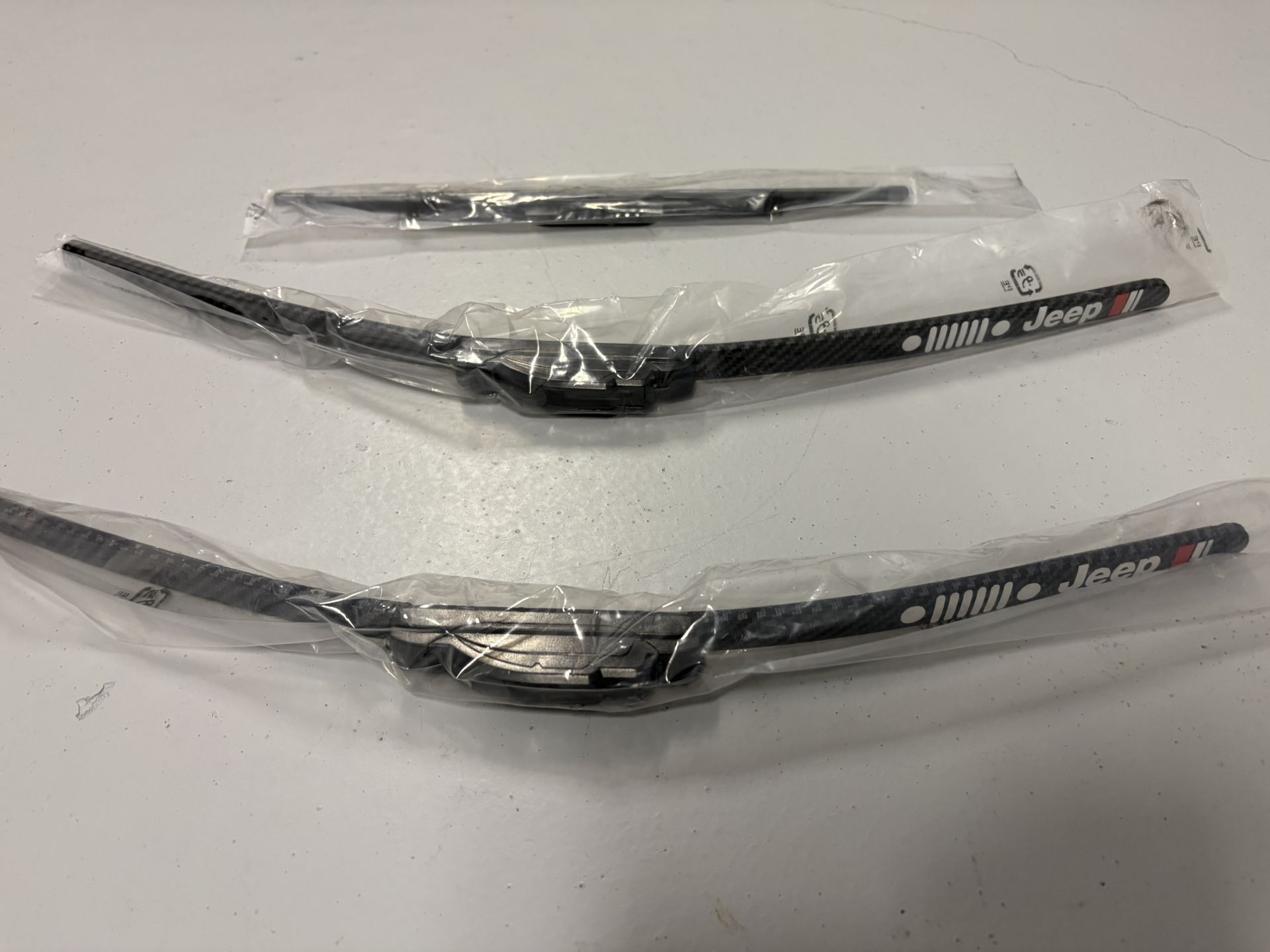 WINDSHIELD WIPERS