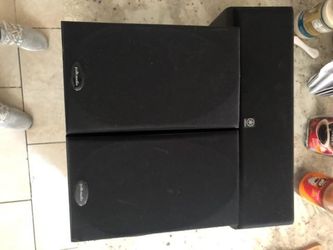 Polk bookshelves speakers.