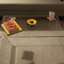 Modern clear Acrylic Coffee Table 