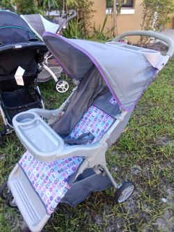 STROLLERS BLK GR EN AND GREY.
