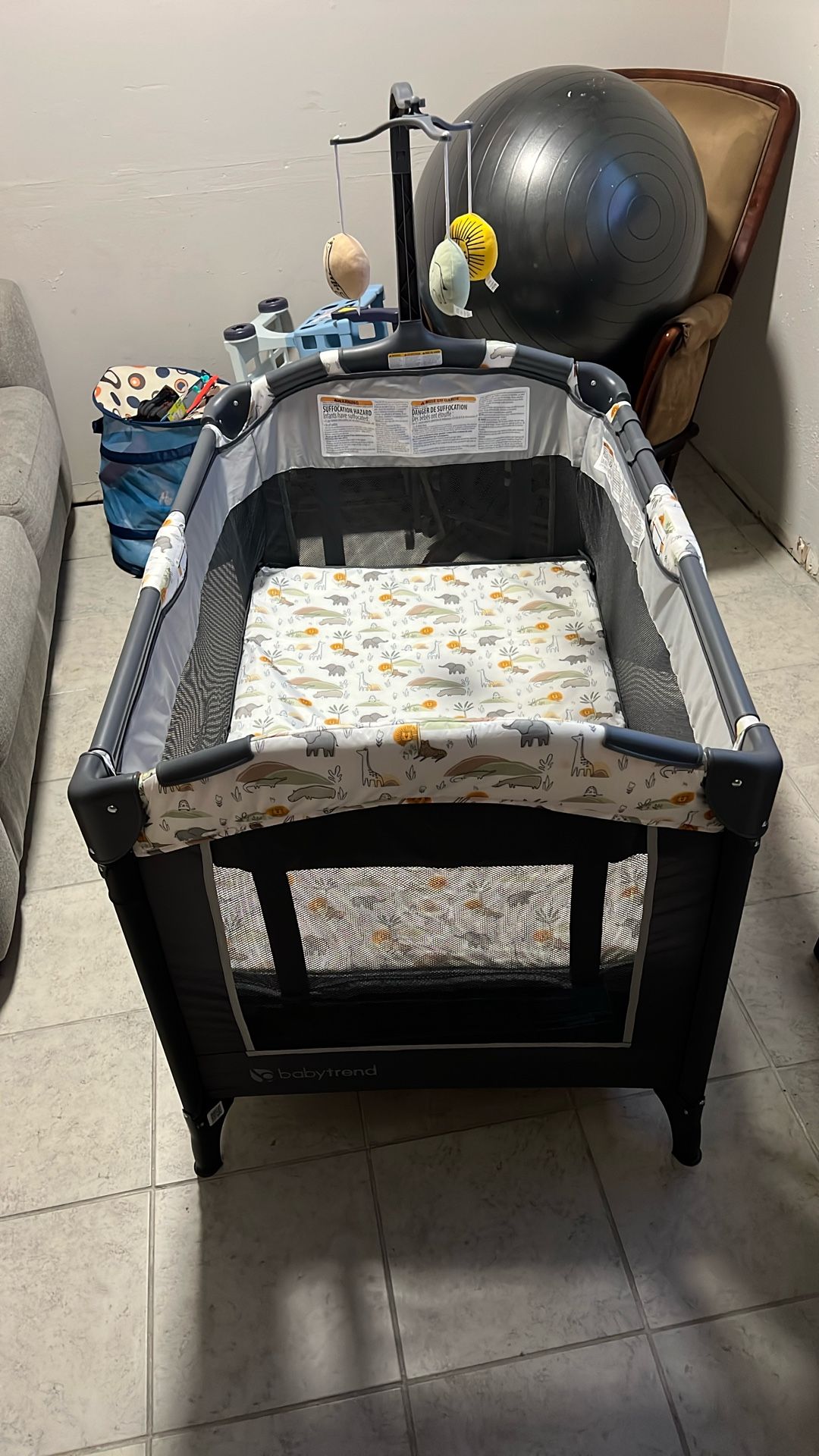 Play Pin/ Bassinet Pack N play