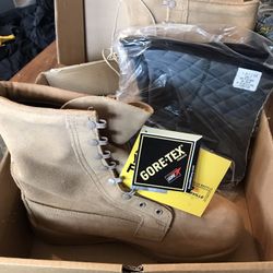 Cold weather boots 11.5