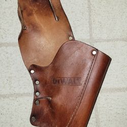 DEWALT LEATHER DRILL HOLDER 