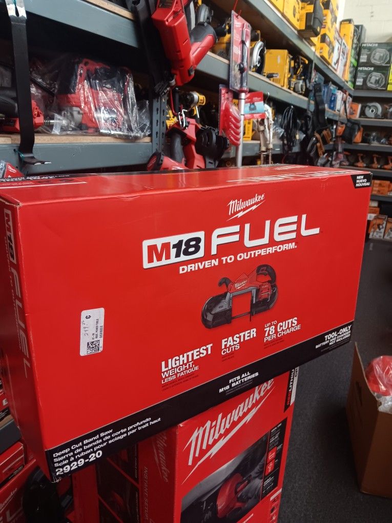Milwaukee
M18 FUEL 18V Lithium-Ion Brushless Cordless Deep Cut Band Saw (Tool-Only