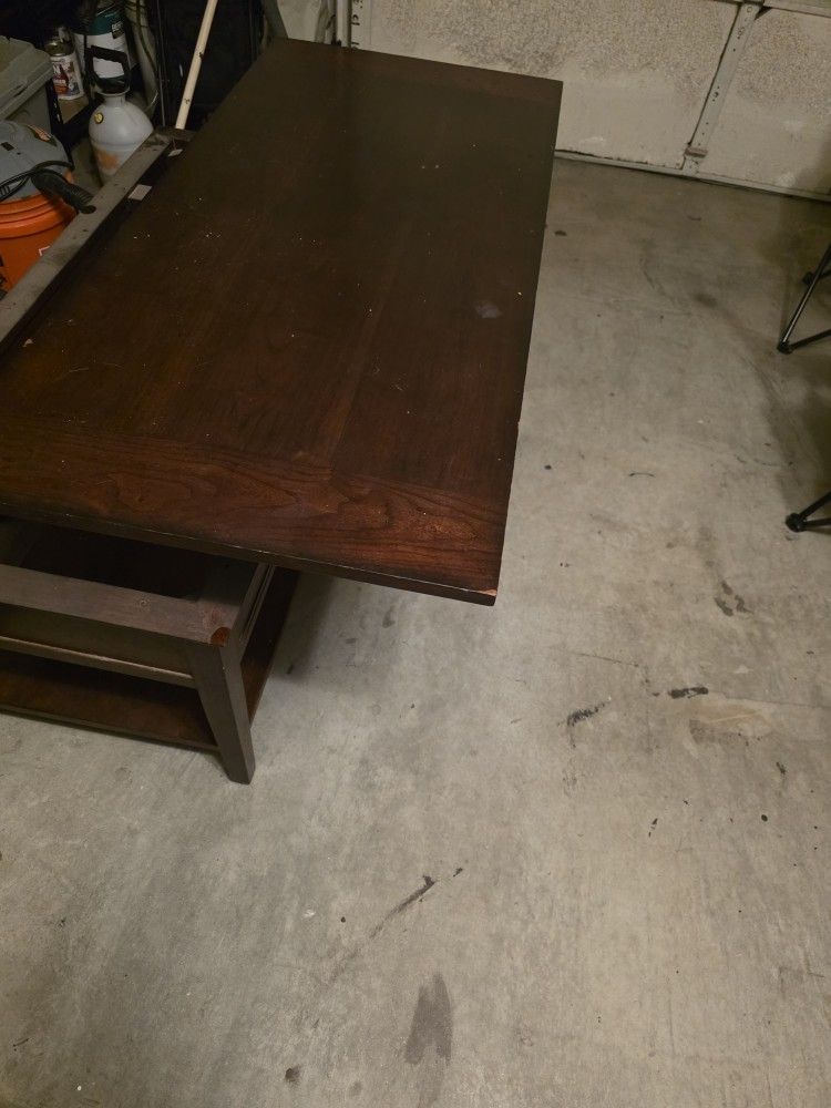 Coffee Table With Lifting Top