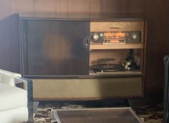 Grundig Majestic Stereo radio Console