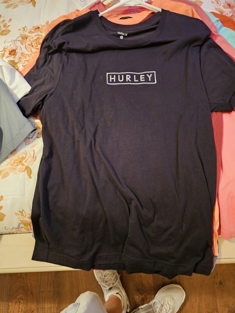 Hurley Men's Tshirts Size Large Color Are In Black And 1 In Burgundy Like New Condition