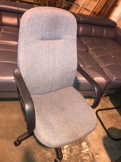 Desk Chair free delivery $30