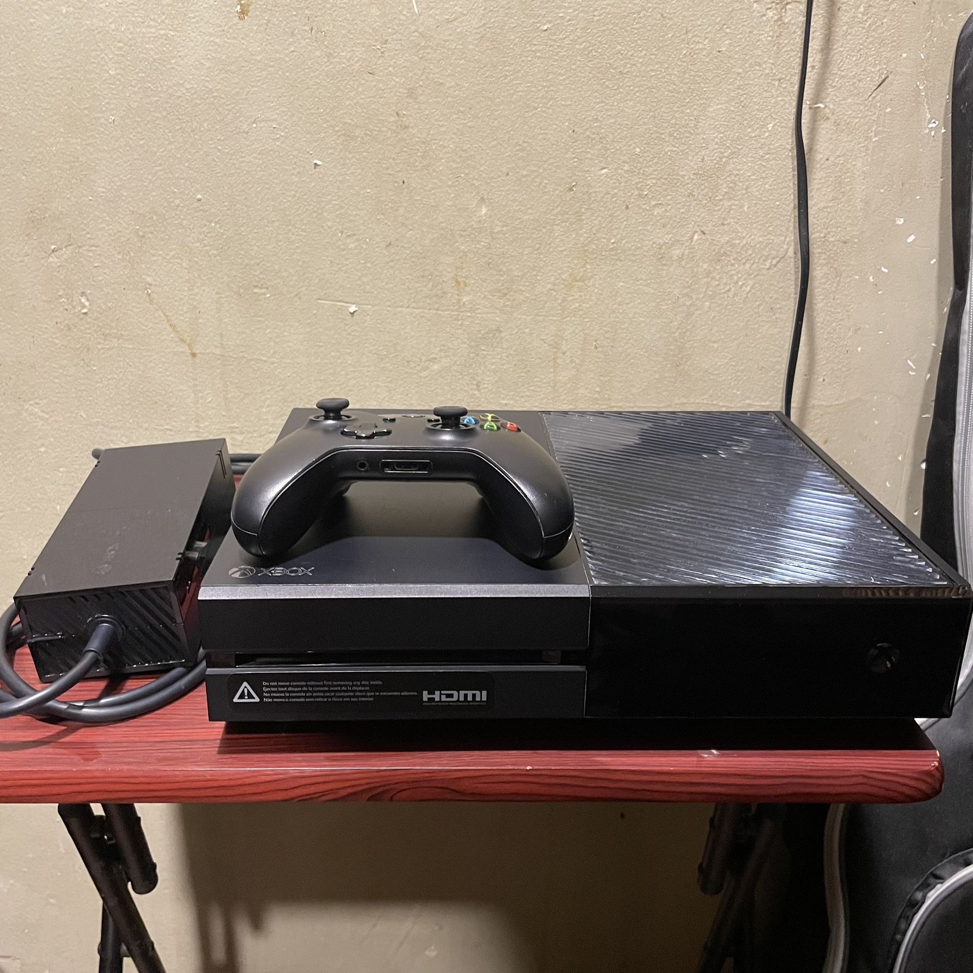 Xbox One With Controller And Cables