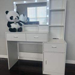 VANITY NEW IN BOX $160 