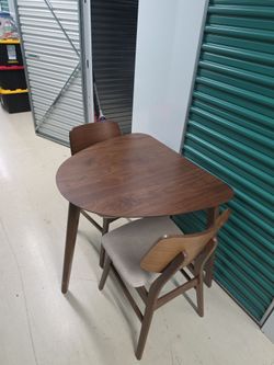 Mid-Century Modern Dining Table with 2 Chairs