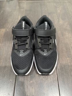 Kids Nike Star Runner 5, Size 2.5 Black/white. No box.