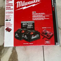 Milwaukee Battery S. Set.   Model. 48-59-1882
