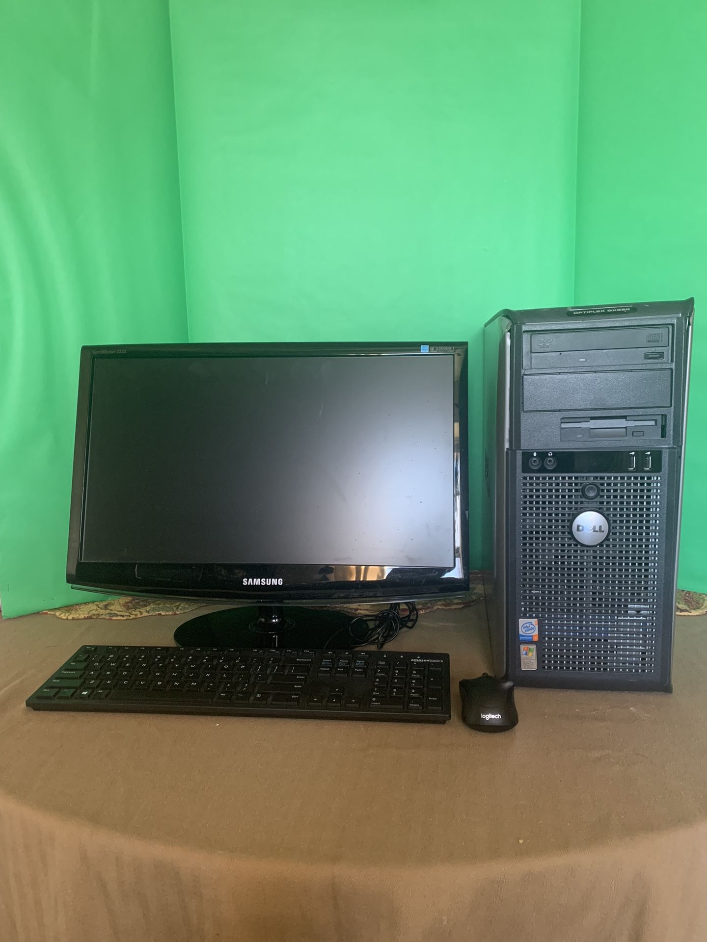 Windows XP Tower PC, Screen, Wireless Mouse, Keyboard, Wi-Fi USB adapter 