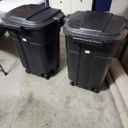 Pair Of New 32-gallon Trash Cans