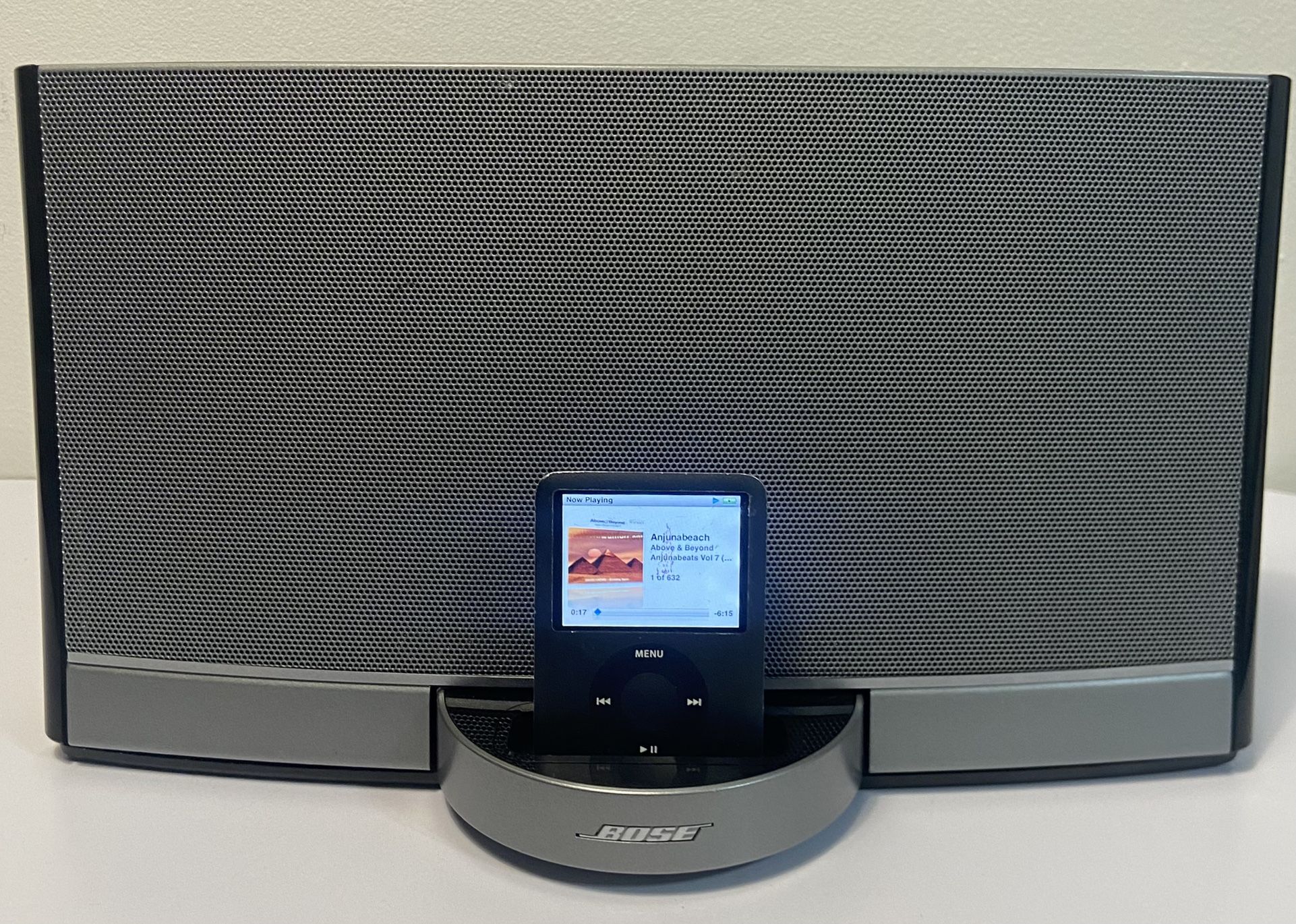 Bose SoundDock N123 Portable Digital Music w/ Bluetooth Adapter