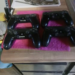 Play  Station 4 Controllers 