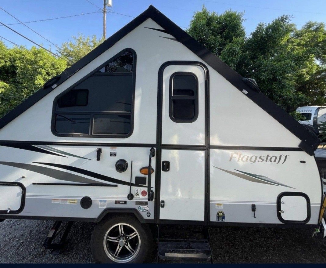 2021 Hard-Wall Flagstaff Pop-Up Trailer