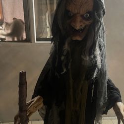 Halloween Creepy Old Lady
