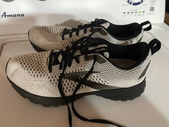 Brooks Size 8.5
