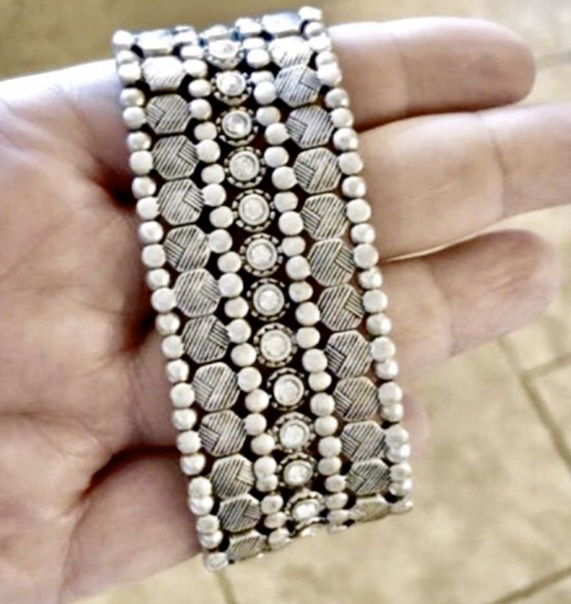 Premier Jewelry Brand Silver Decorative Sparkly Bracelet