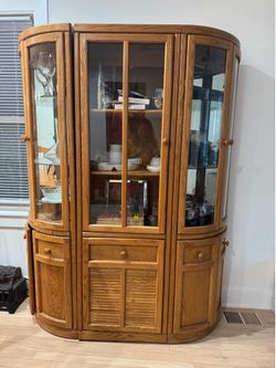 Bufet en madera barnisada