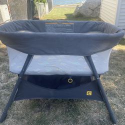 Century Baby Bassinet 