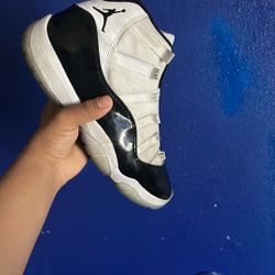 Jordan 11 Concords Size 8.5