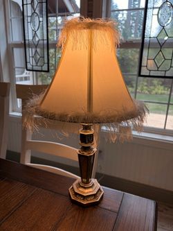 Vintage Style Fringed Table Lamp