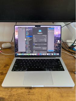 Apple MacBook 2024 M4 (barely used with apple care)